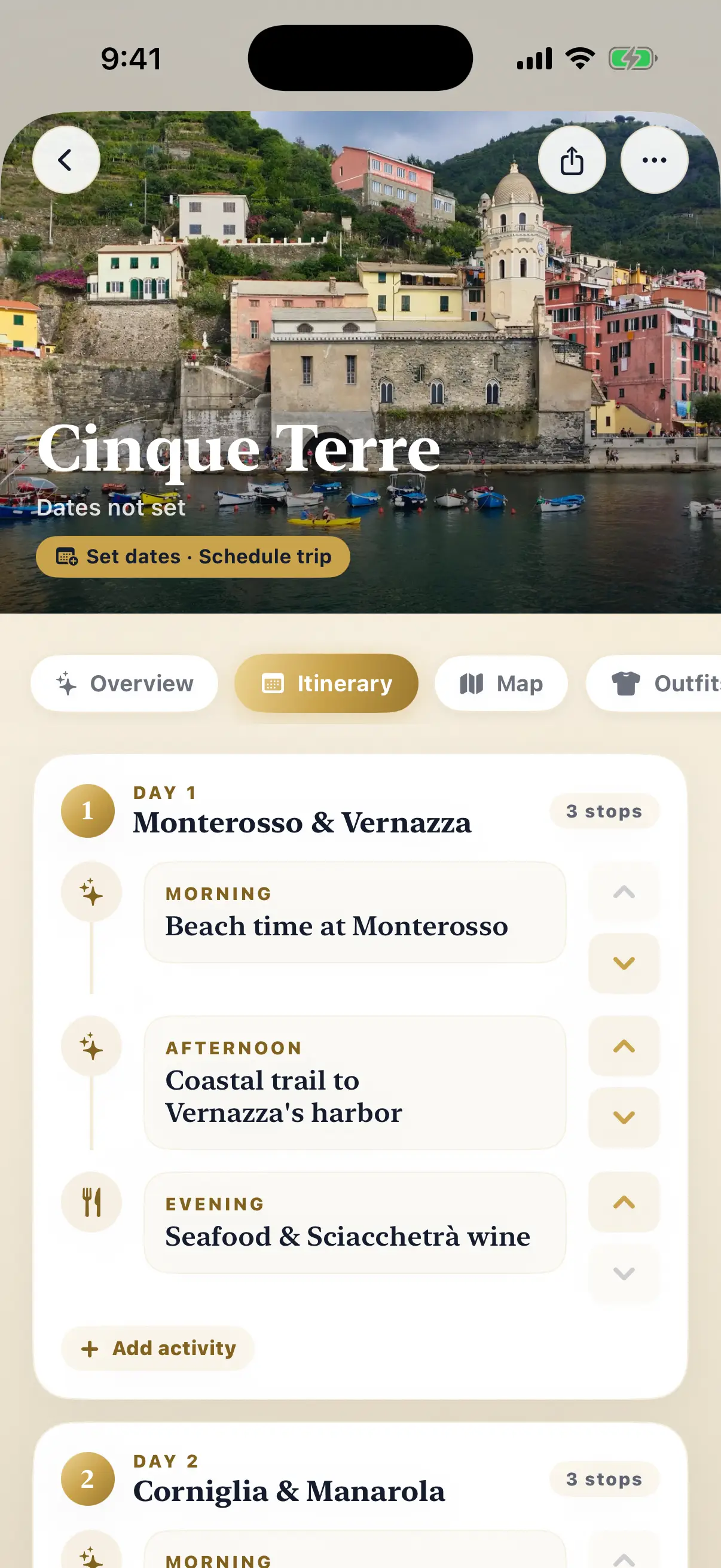 RAAHII itinerary screen showing Day 1 in Monterosso and Vernazza with morning, afternoon, and evening stops